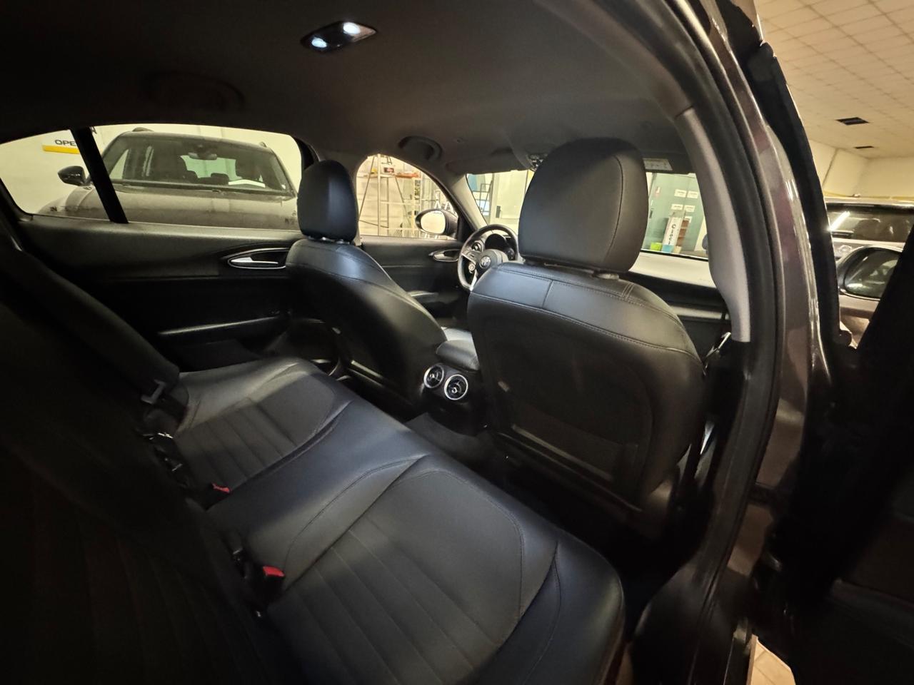 Alfa Romeo Giulia 2.2 Turbodiesel 180 CV AT8 AWD Q4 Super