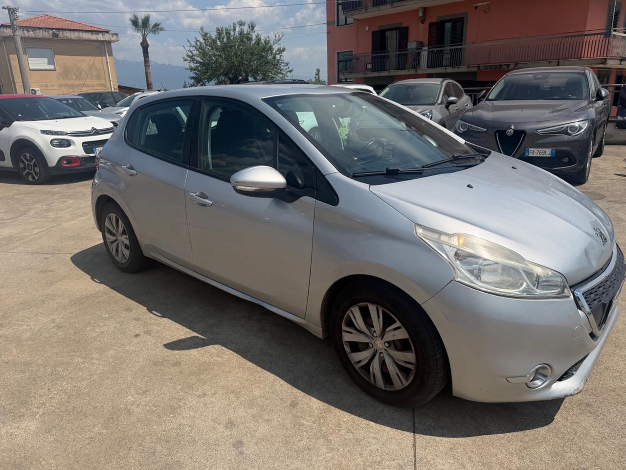 Peugeot 208 1.6 e-HDi 115 CV Stop&Start 5 porte Allure