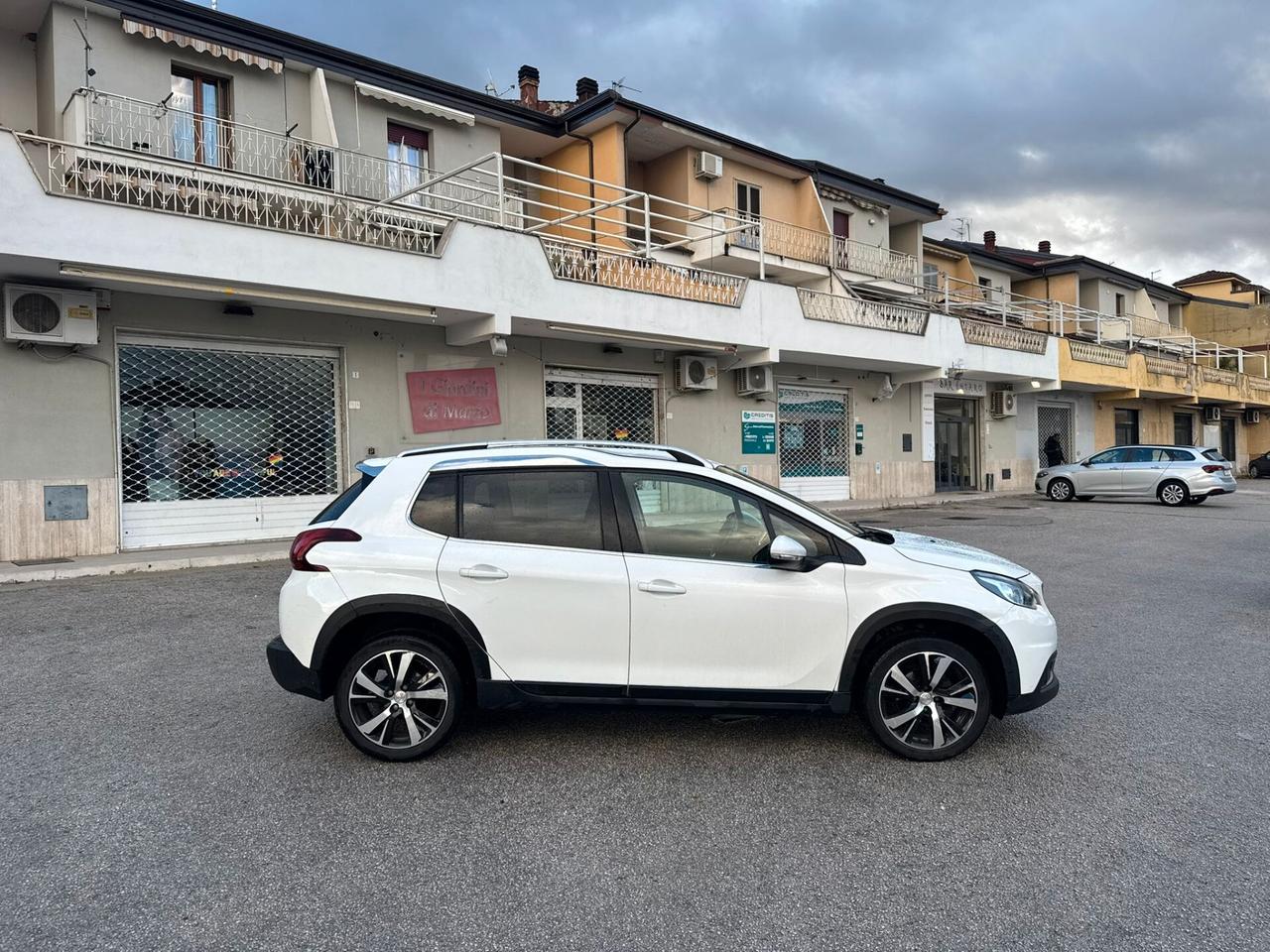 Peugeot 2008 BlueHDi 100 GT Line Garanzia