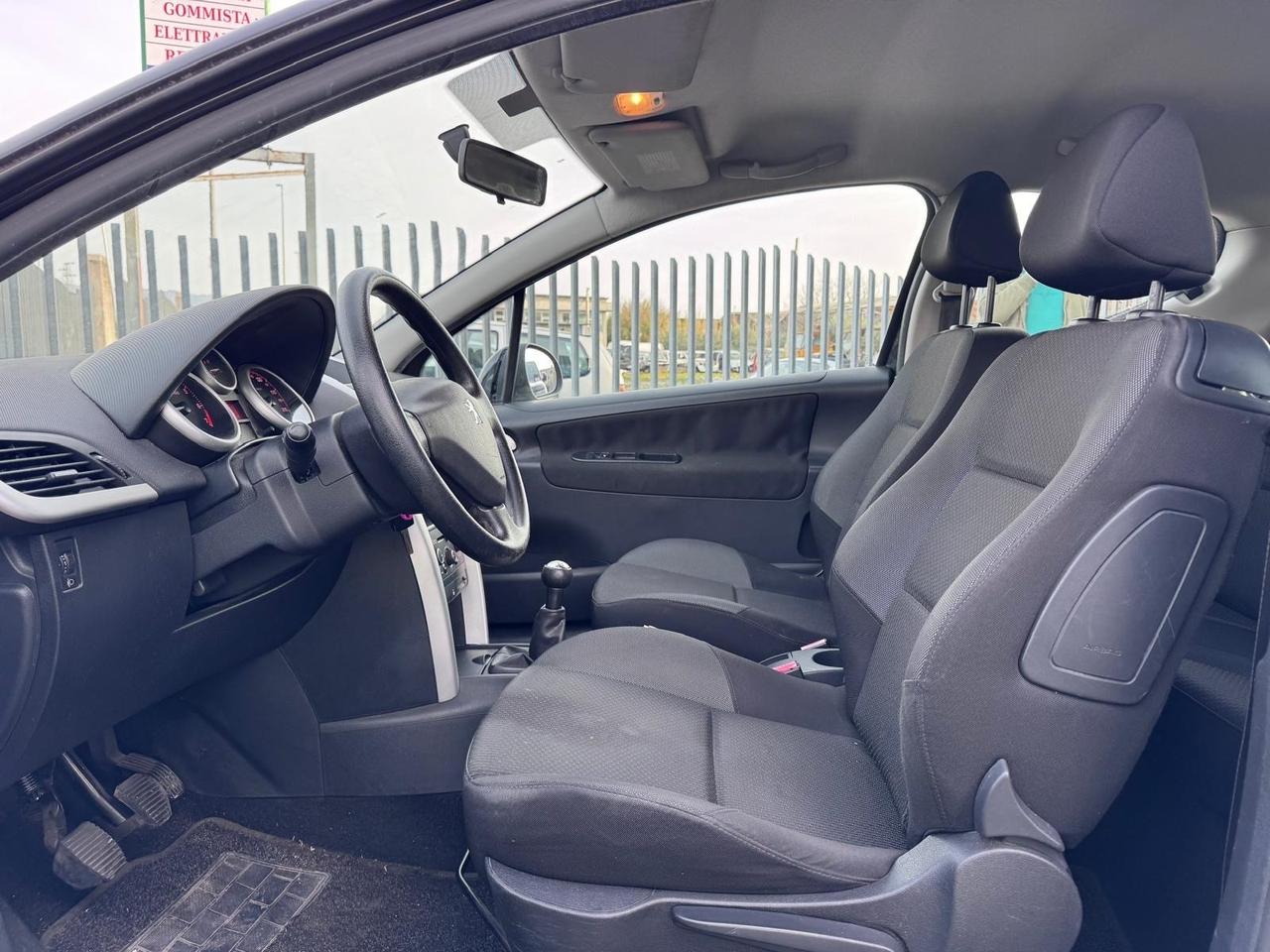 Peugeot 207 1.4 8V 75CV 3p. Special Edition