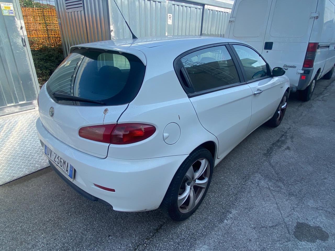 Alfa Romeo 147 1.6 16V 5p NEOPATENTATI