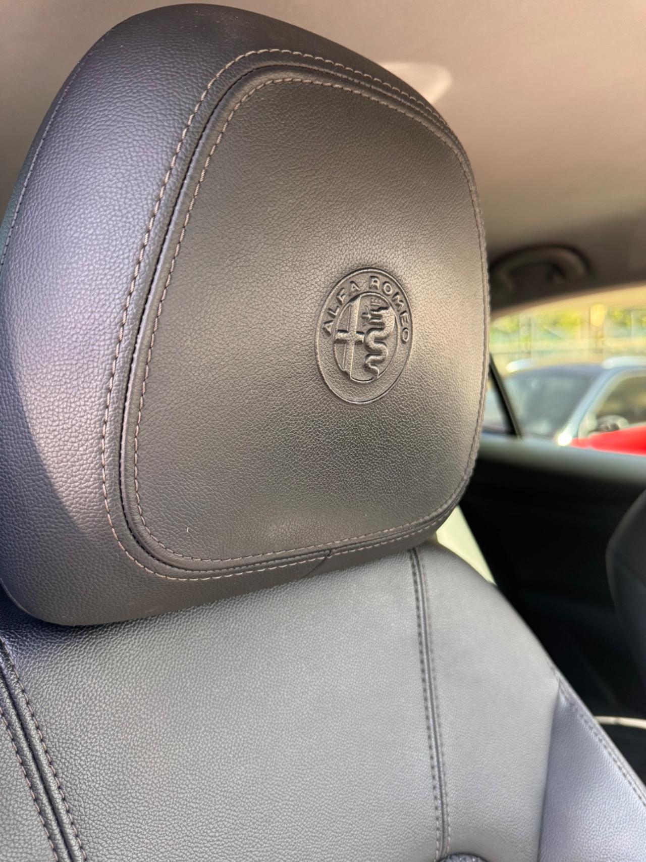 Alfa Romeo Stelvio 2.2 Turbodiesel 180 CV AT8 RWD Executive