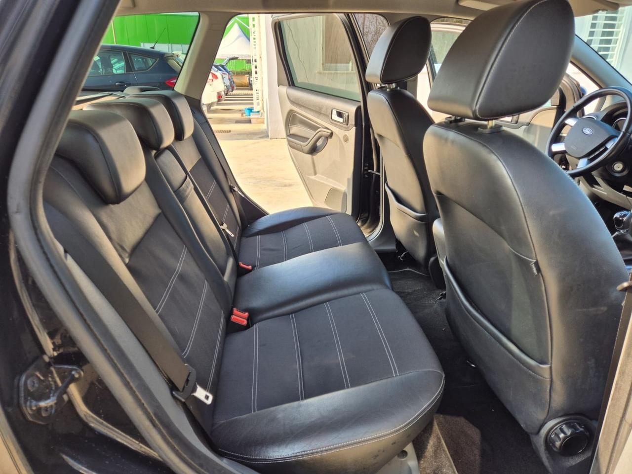 Ford Focus 2.0 (145CV) 5p. GPL TITANIUM