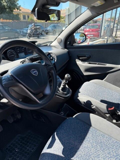 Lancia Ypsilon 1.0 FireFly 5 porte S&S Hybrid Ecochic A. Ferretti