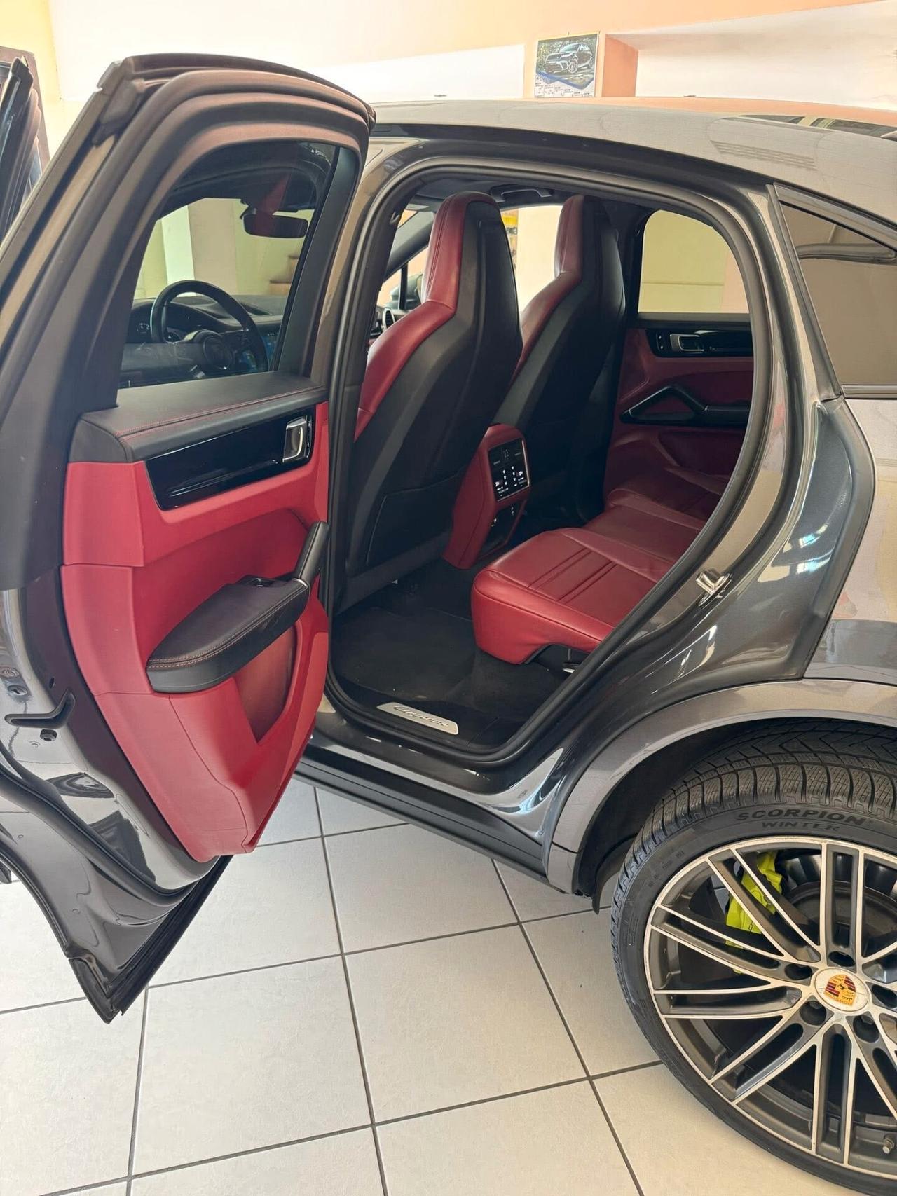 Porsche Cayenne Coupé 3.0 V6 E-Hybrid