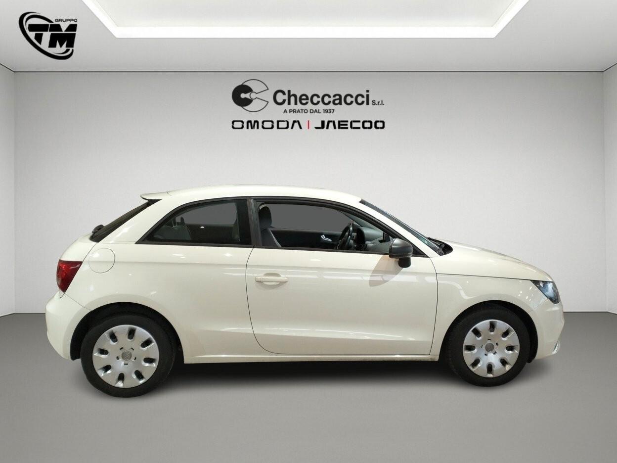 Audi A1 3p 1.6 tdi Attraction c/clima 90cv NEOPATENTATI