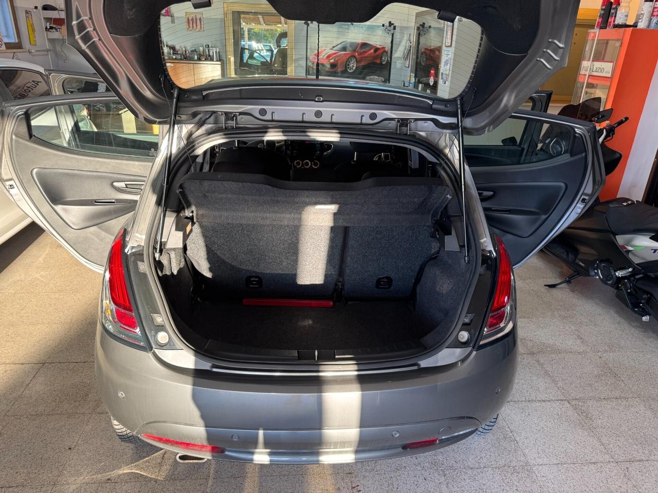 Lancia NEW Ypsilon 1.2 69 CV 5 porte Gold