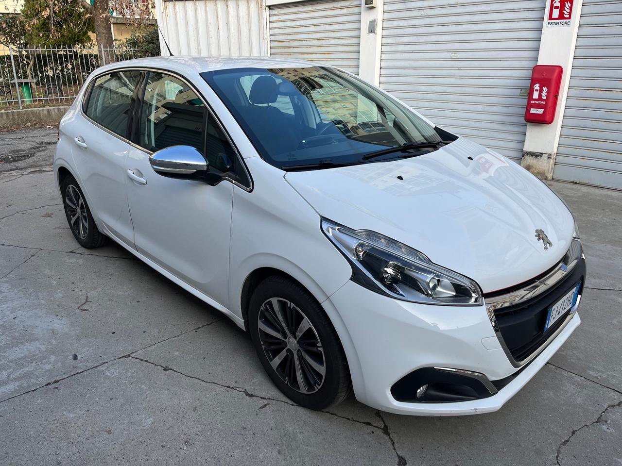 Peugeot 208 PureTech 82 5 porte Allure
