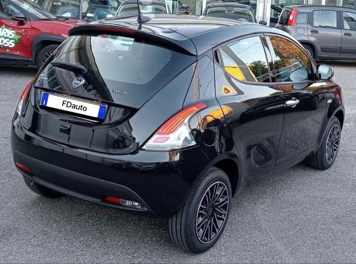 Lancia Ypsilon 1.0 FireFly 5 porte S&S Hybrid Gold Plus