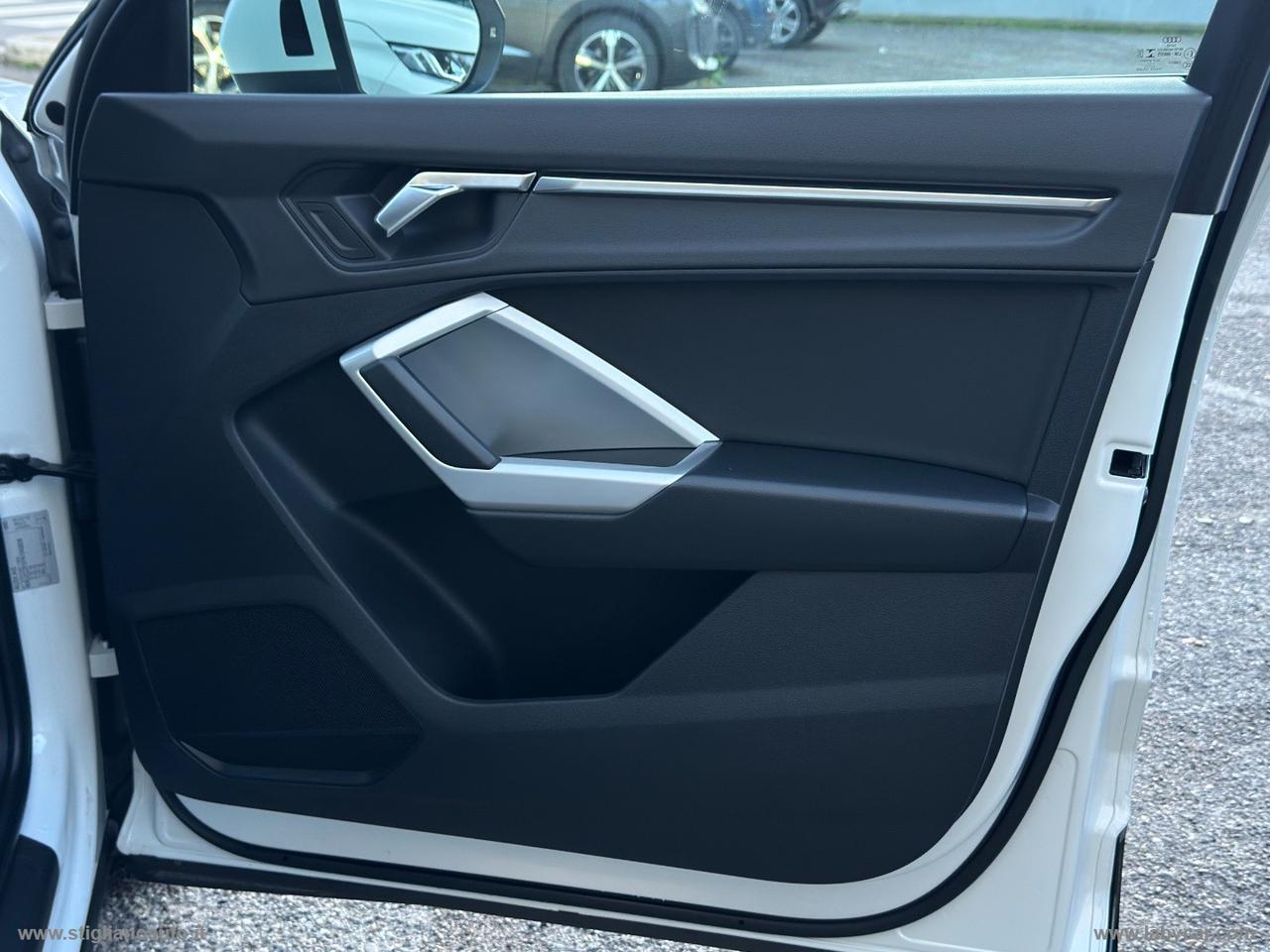 AUDI Q3 SPB 35 TDI S tronic Business Plus