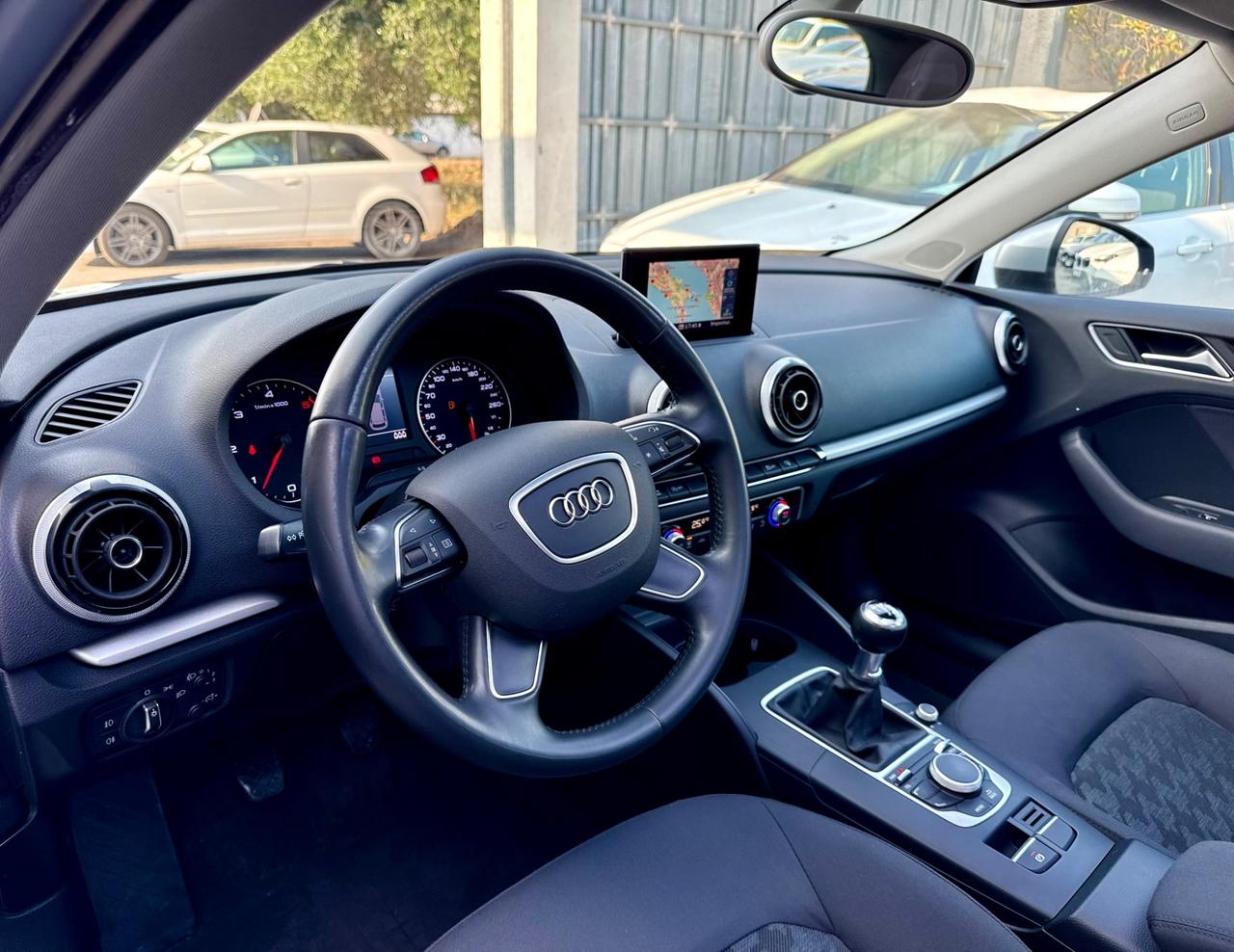 Audi A3 1.6 TDI,TETTO APRIBILE ,Climatronic bizona,Navi,ecc.