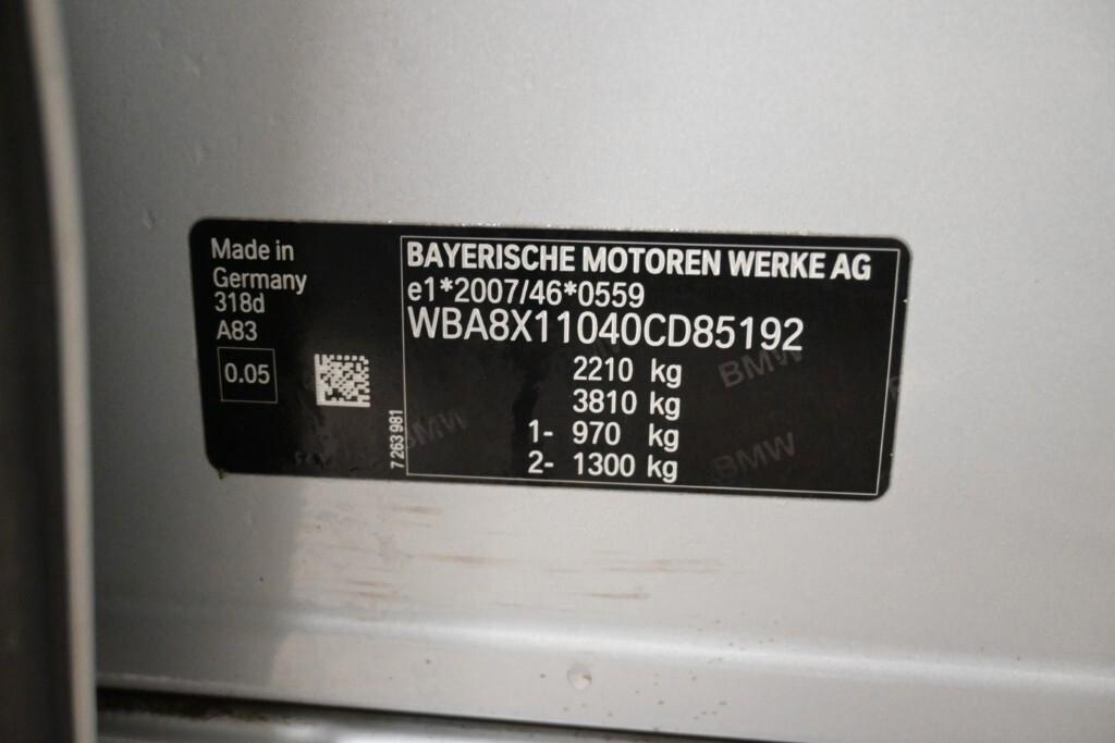 BMW 318D GRAN TURISMO 136CV STEPTRONIC BUSINESS ADVANTAGE ( FARI LED - PELLE - CRUISE - NAVI - PDC )