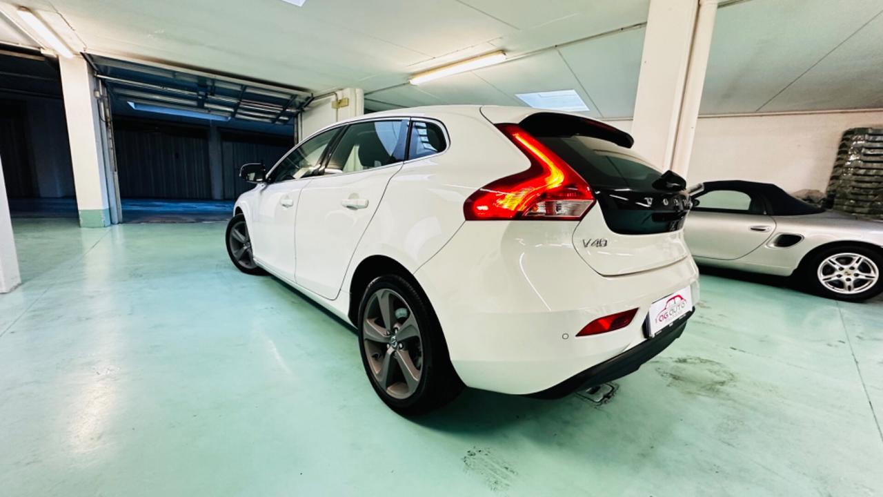 Volvo V40 D2 1.6 diesel (anche per neopatentati)