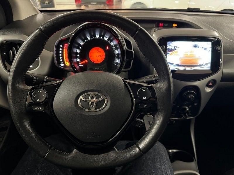 Toyota Aygo Aygo Connect 1.0 VVT-i 72 CV 5 porte x-play