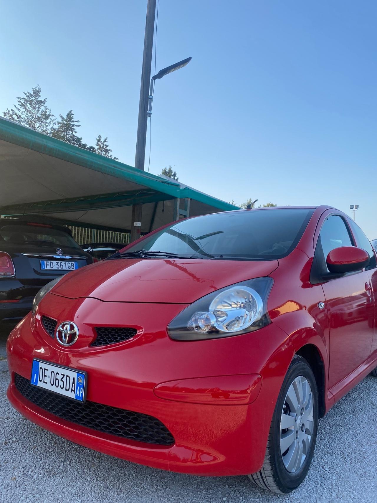 Toyota Aygo 1.0 12V VVT-i 5 porte Sol