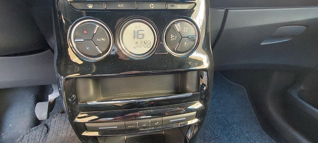 DS3 CONNECTED SPORT CHIC 1,6 DIESEL 75 CV NAVI LEGA SENSORI RETROCAMERA STRAFULL OPTIONAL