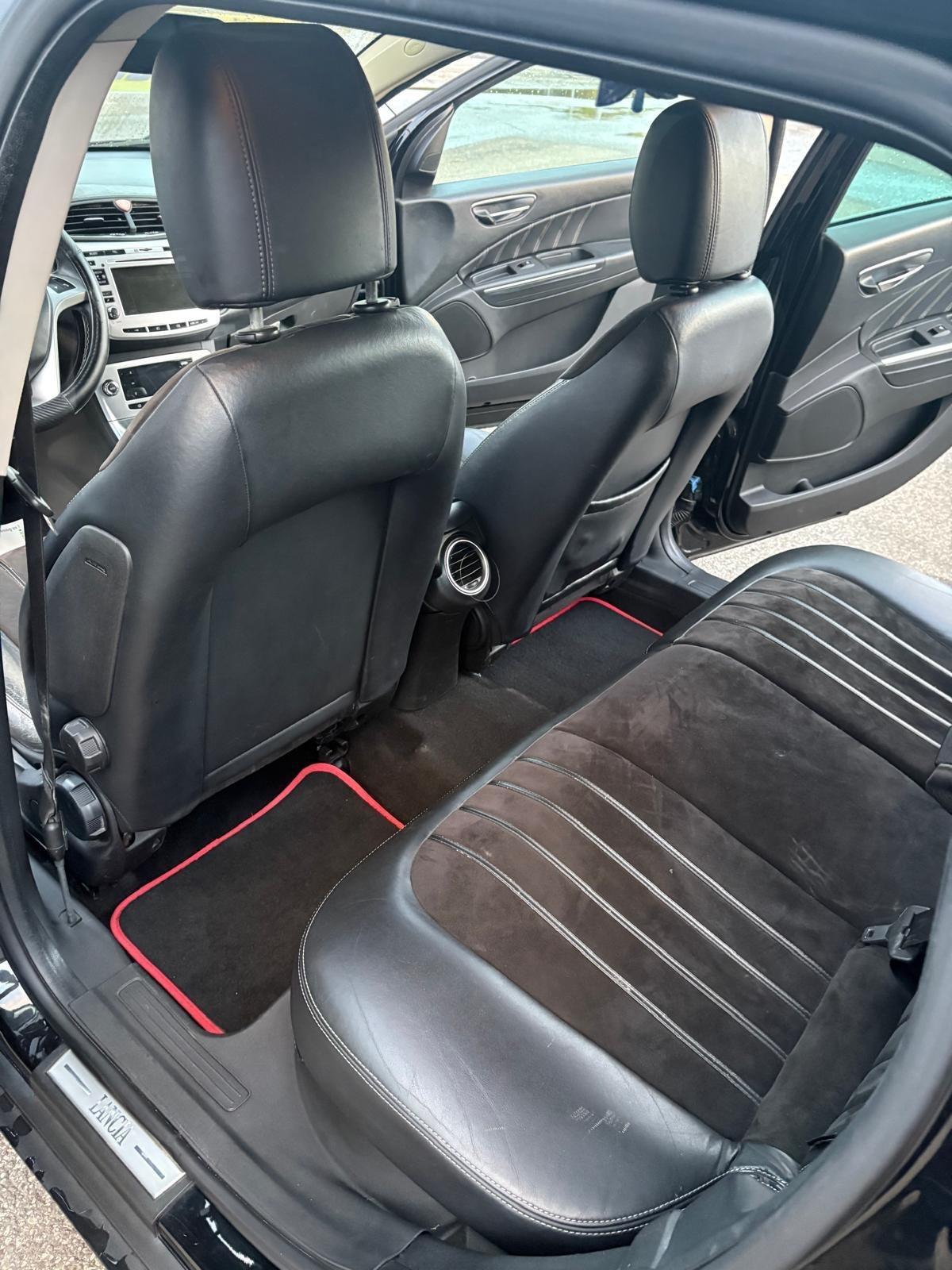 Lancia Ypsilon Delta III 2008 1.6 mjt argento 120cv