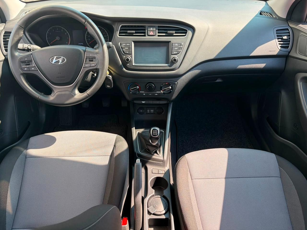 Hyundai i20 1.2 5 porte Connectline*EURO6*NEOPATENTATI