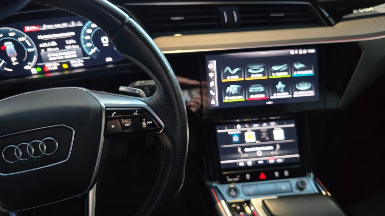 Audi Q8 e-tron SPB 55 quattro