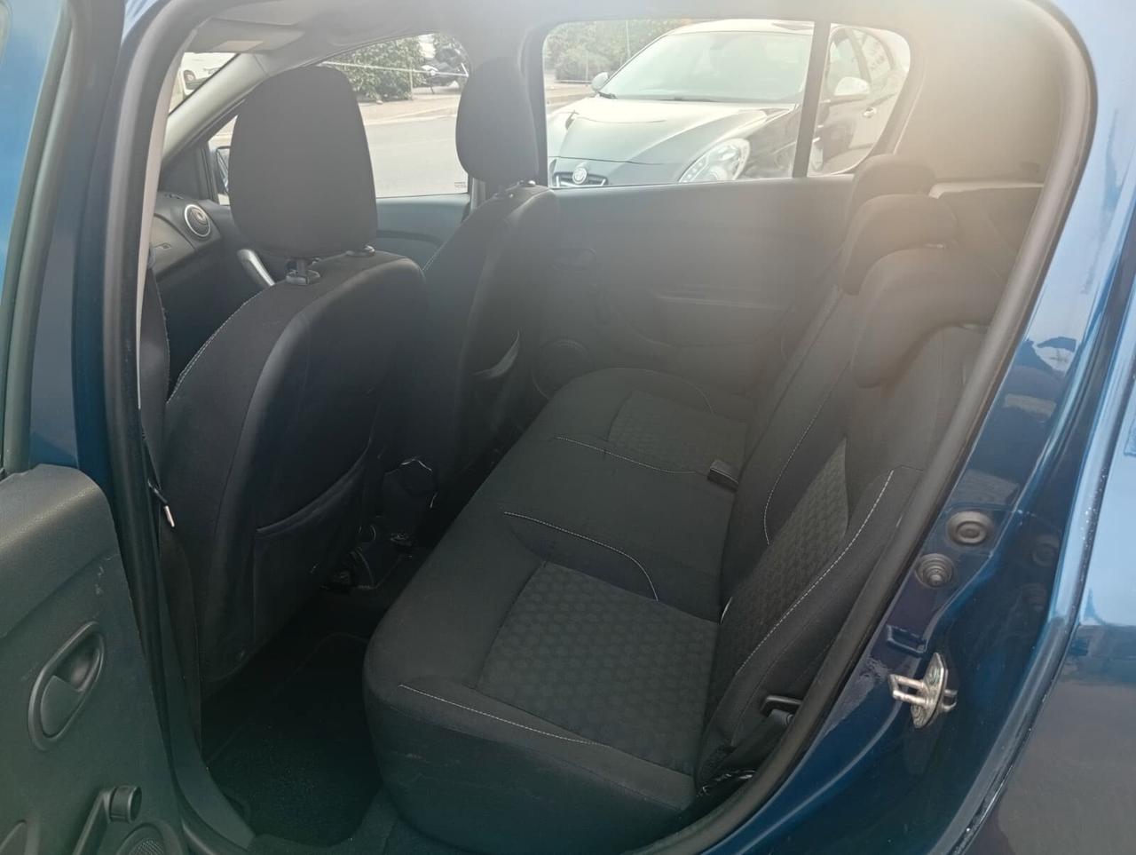 Dacia Sandero 900cc gpl con 12 mesi di garanzia-2016