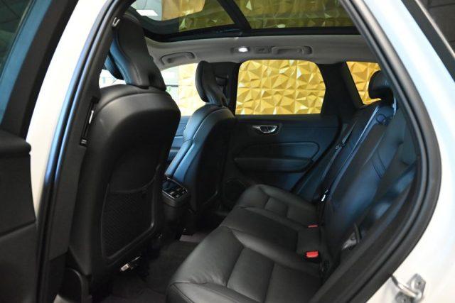 VOLVO XC60 2.0 B4 INSCRIPTION AWD AUTO TETTO 20"CAM STRAFULL!
