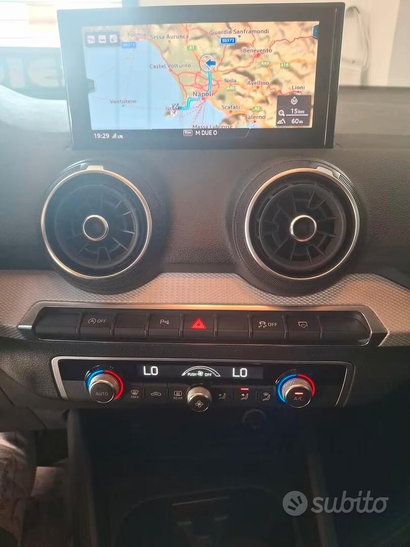 Audi Q2 30 TDI S tronic Identity Black