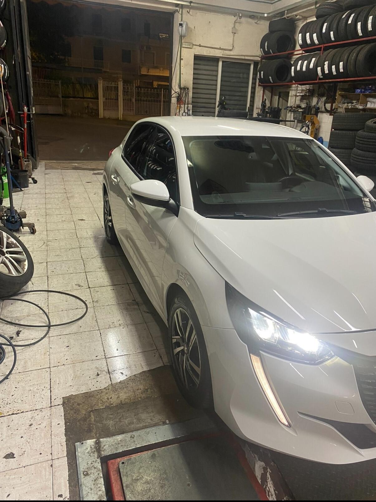 Peugeot 208 PureTech 100 Stop&Start EAT8 5 porte Allure
