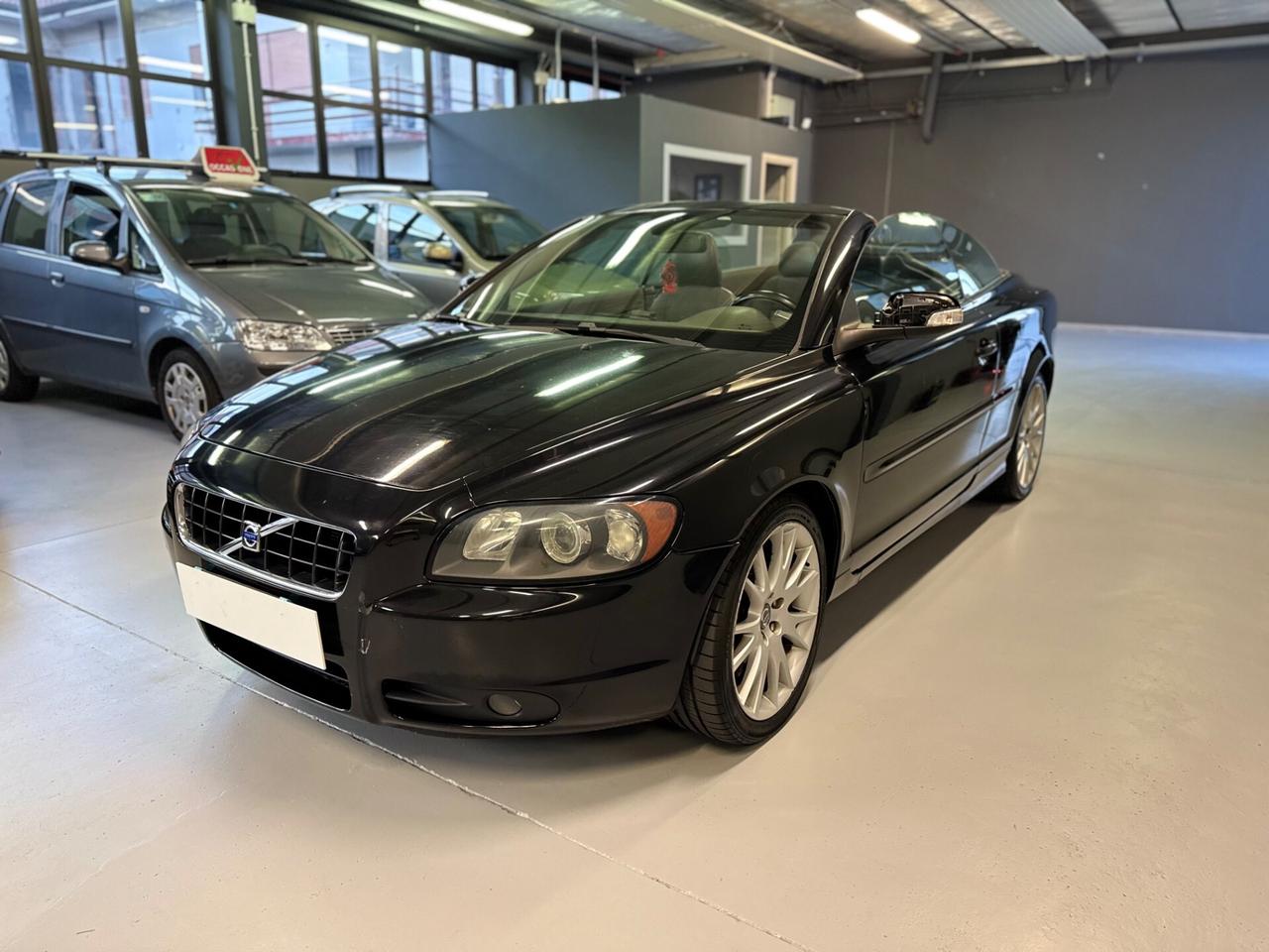 Volvo C70 2.4 D5 20V Momentum