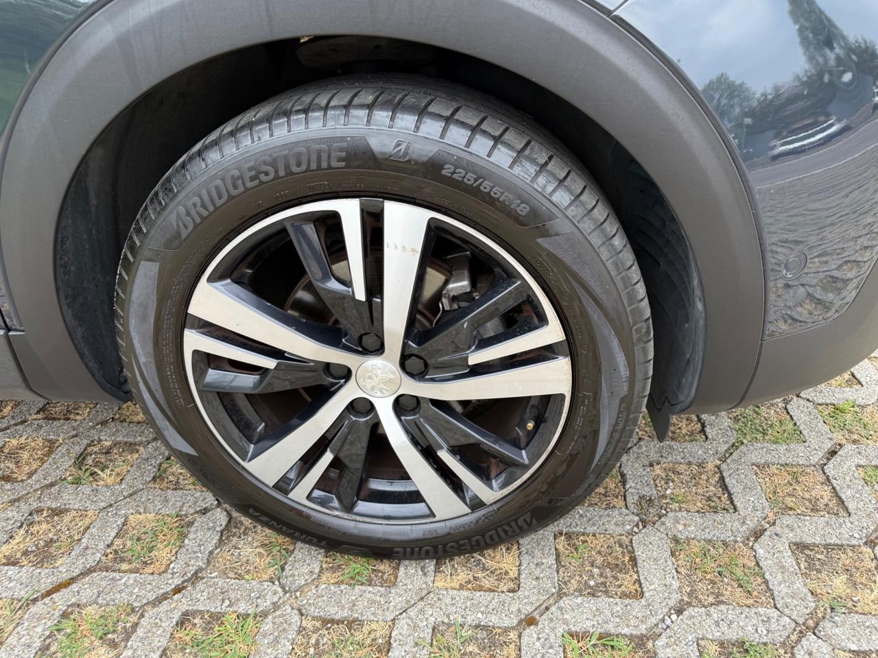 Peugeot 3008 BlueHDi 130 S&S EAT8 Allure*Automatik*Pelle*Navi
