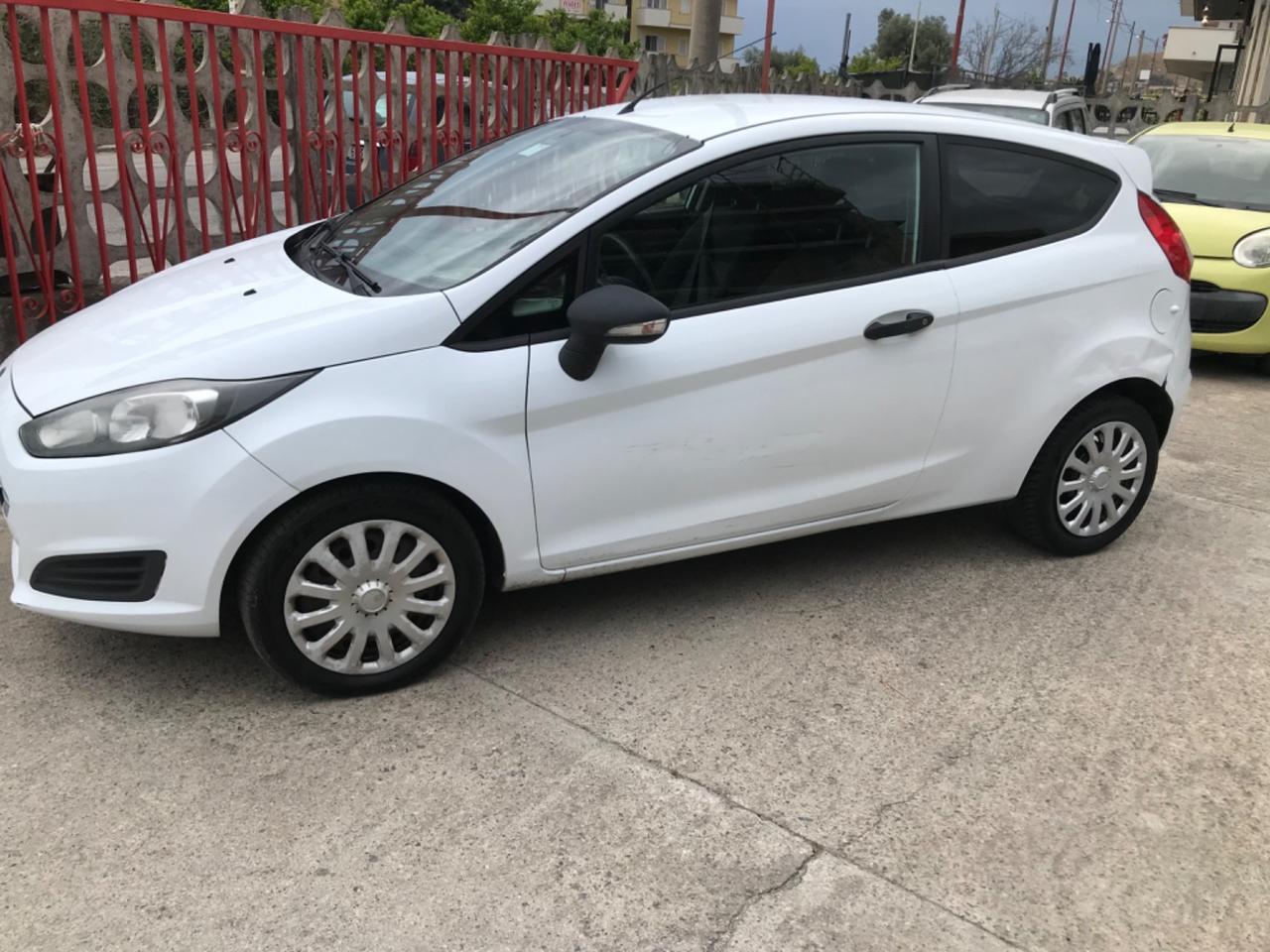 Ford Fiesta autocarro