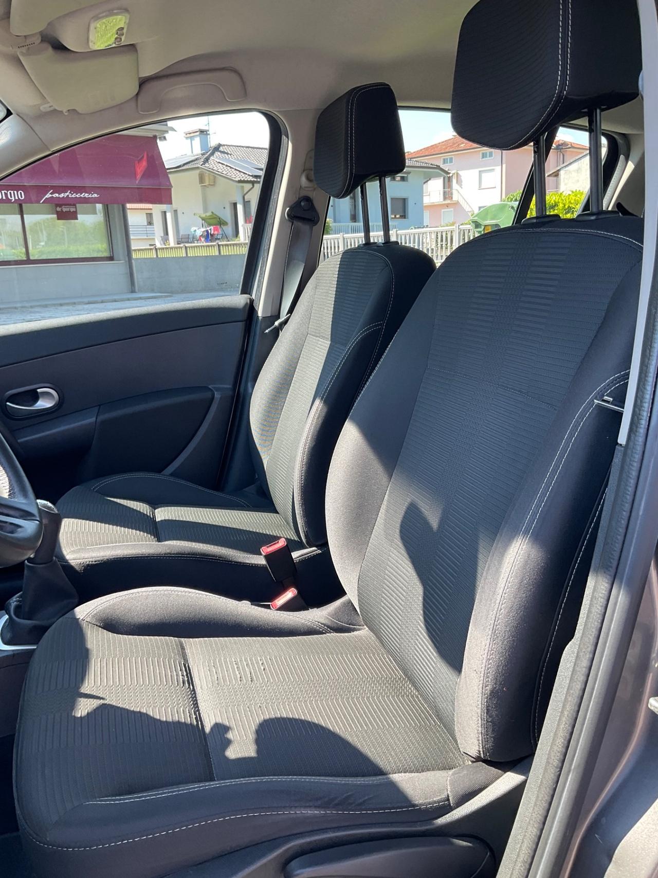 Renault Clio 1.2 16V 5 porte Live!