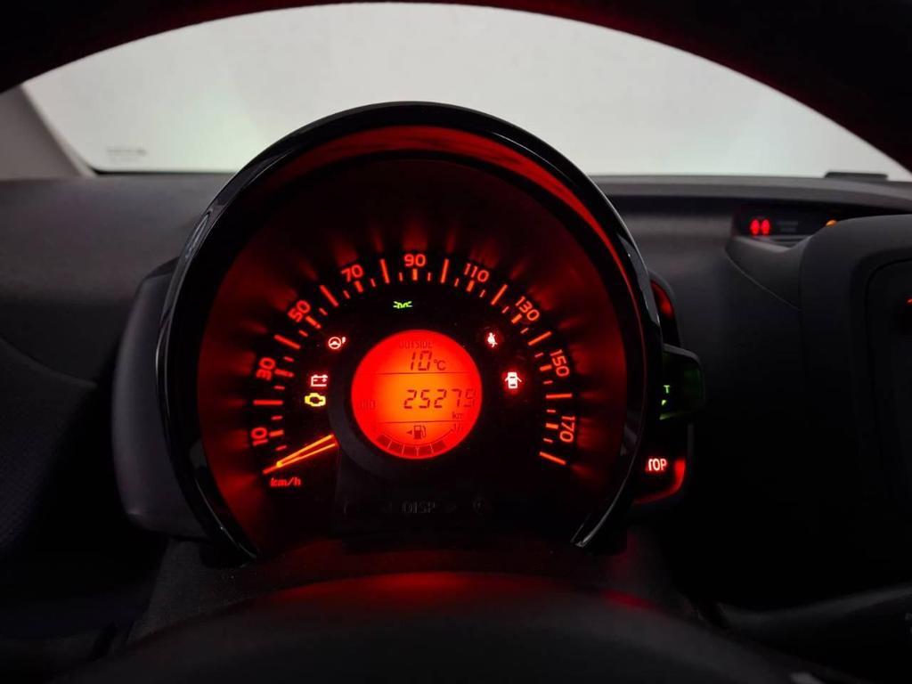 Toyota Aygo 5 Porte 1.0 VVT-i x-business