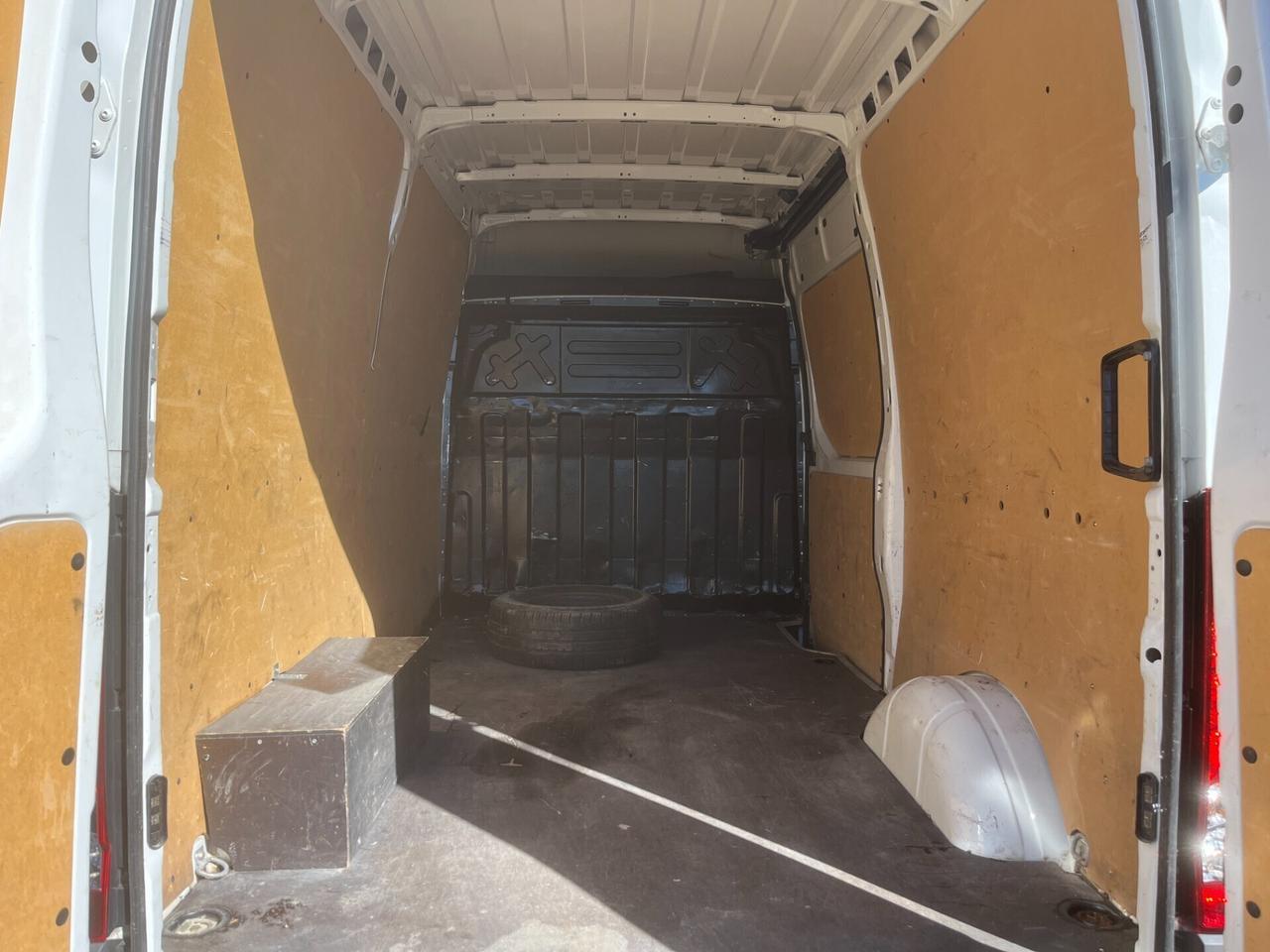 Iveco Daily 2.3 Diesel HKa 35 S V Radstand 3520