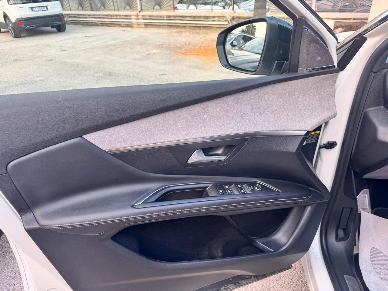 Peugeot 3008 BlueHDi 130 S&S EAT8 GT LINE