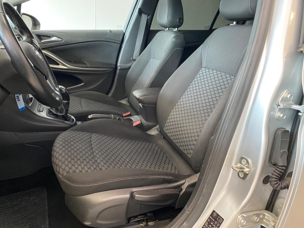 Opel Astra Berlina 1.6 136CV 5P NEOPATENTATI Garan