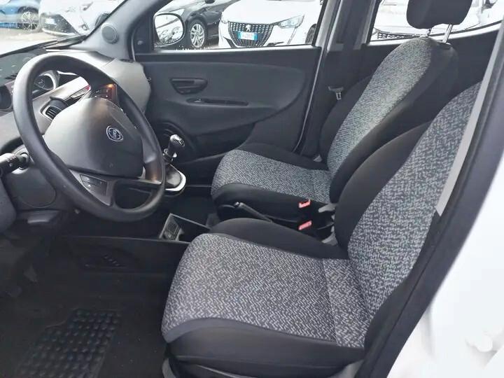 Lancia Ypsilon 1.2 69 CV 5 porte Ecochic Silver