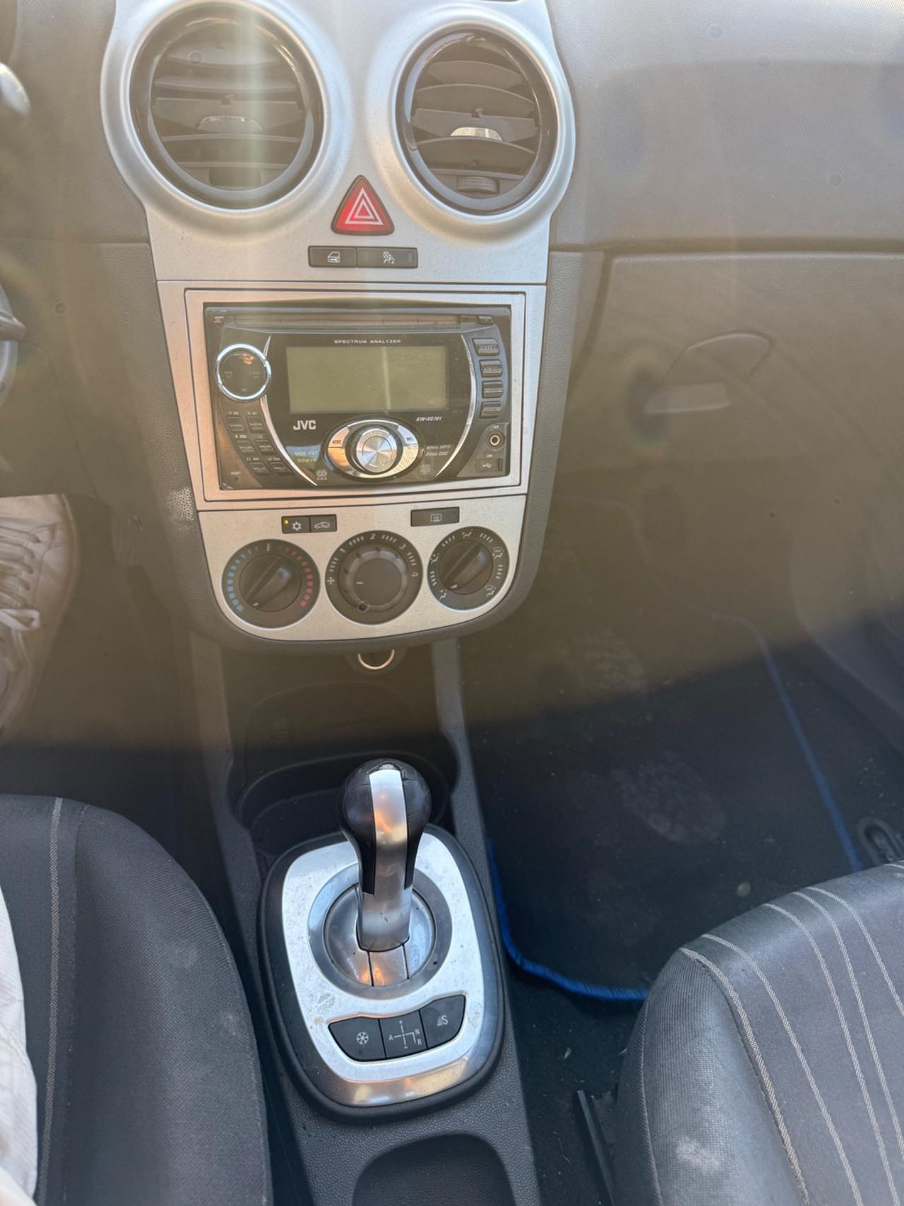 Opel Corsa 1.2 3 porte Easytronic Club