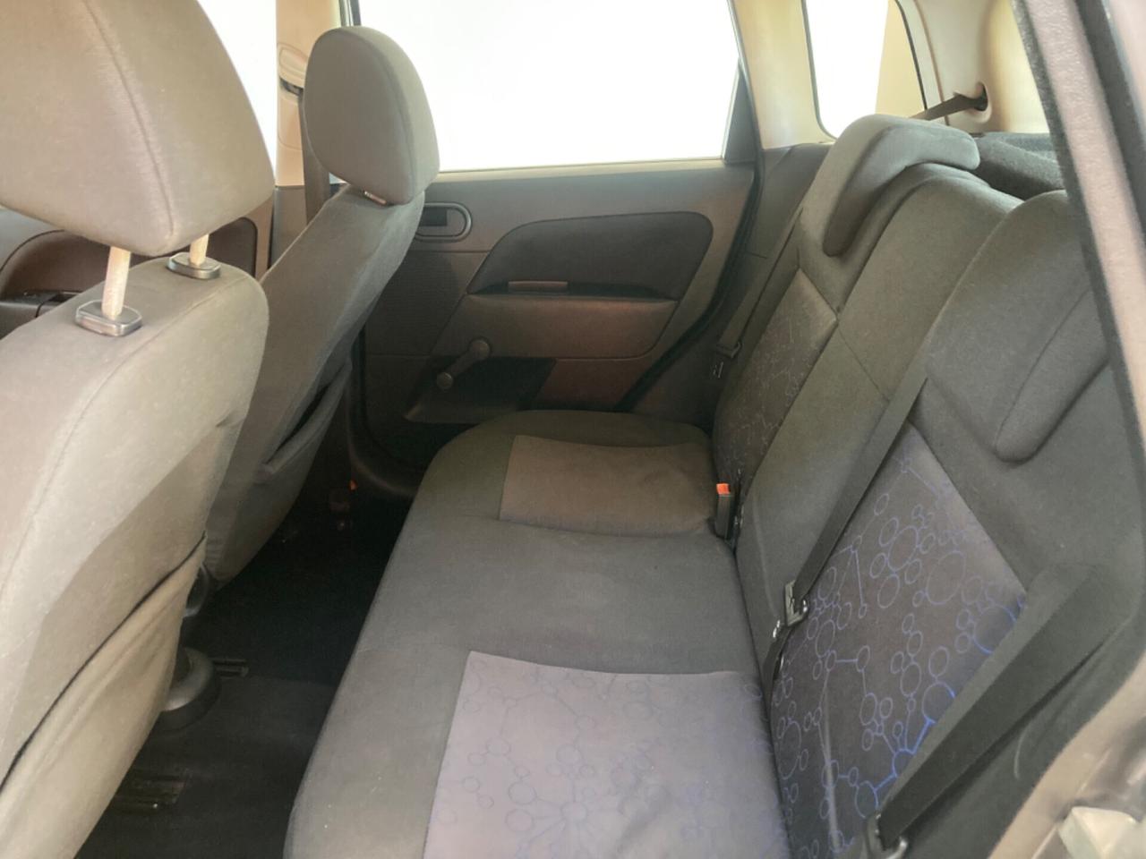 Ford Fiesta 1.4TDCi 5p. Ghia per neopatentati