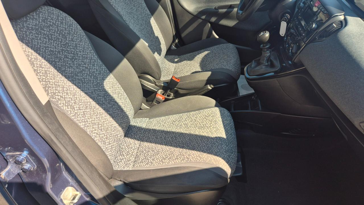 Lancia Ypsilon 1.0 FireFly 5 porte S&S Hybrid Silver