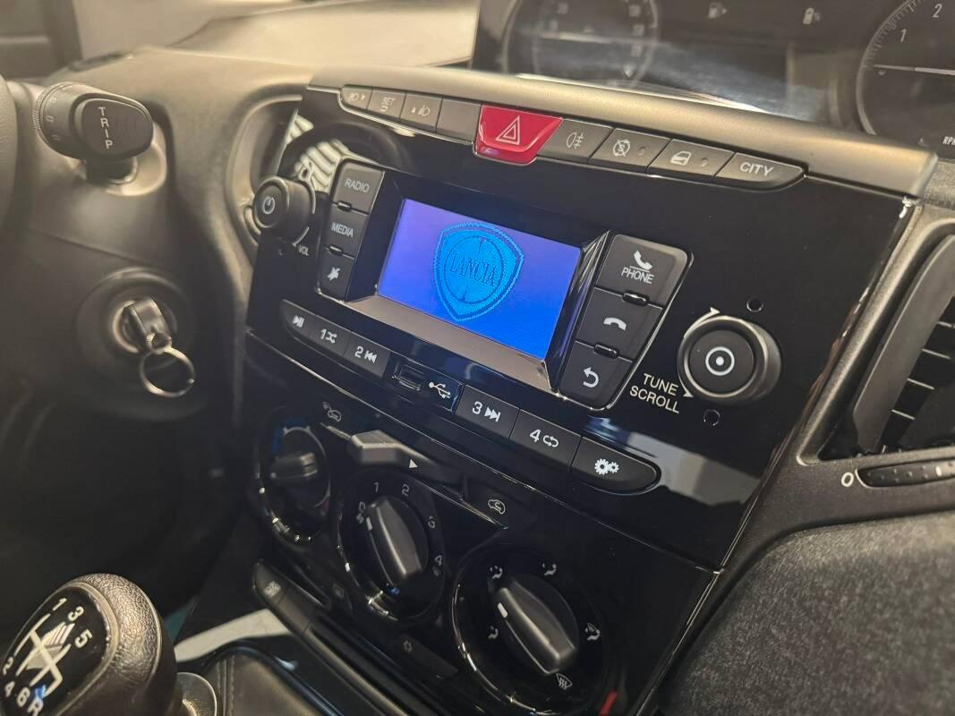 Lancia Ypsilon III 1.0 firefly hybrid Silver s&s 70cv