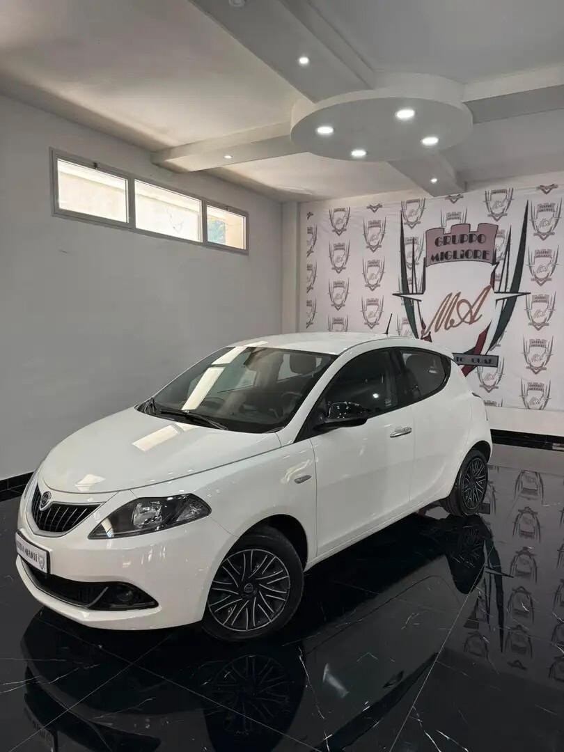 Lancia Ypsilon 1.2 69 CV 5 porte GPL Ecochic Silver