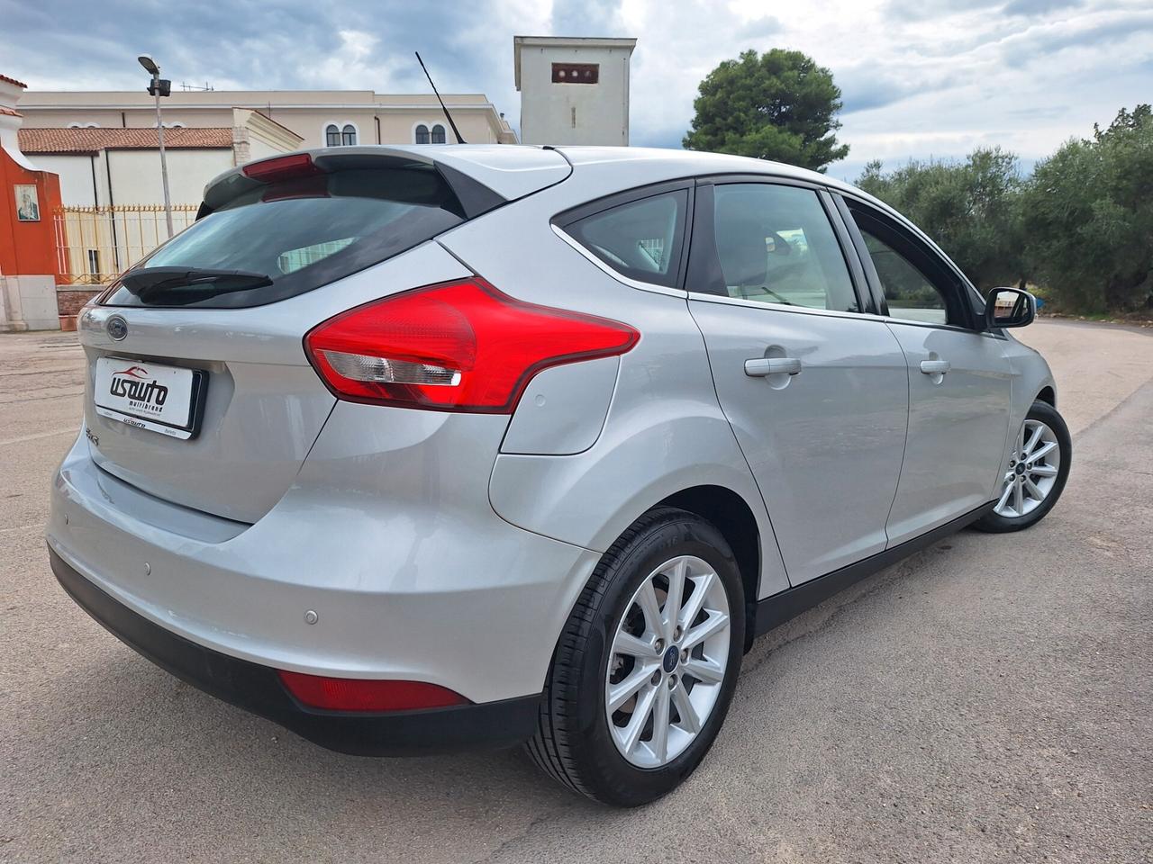 Ford Focus 1.5 TDCi 120 CV BERLINA 100000 KM