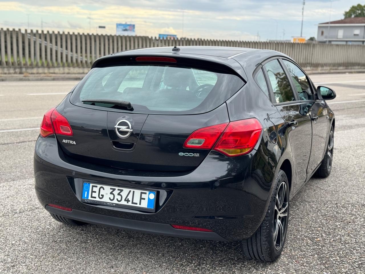 Opel Astra 1.3 CDTI 95CV 5 porte Cosmo