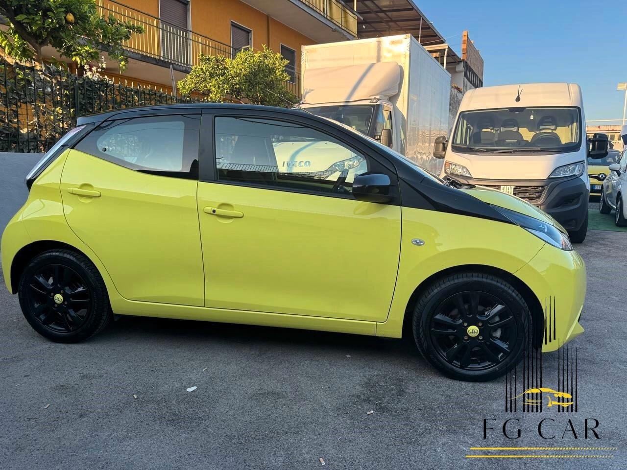 Toyota Aygo 1.0 VVT-i 69 CV 5 porte x-BLACK GPL 10/2016