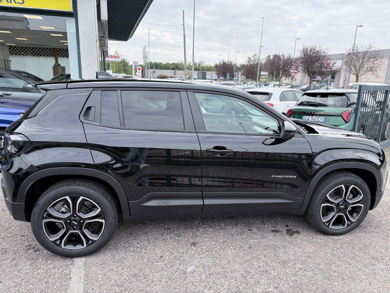 Jeep Avenger 1.2 turbo e-hybrid mhev Summit fwd 110cv edct6