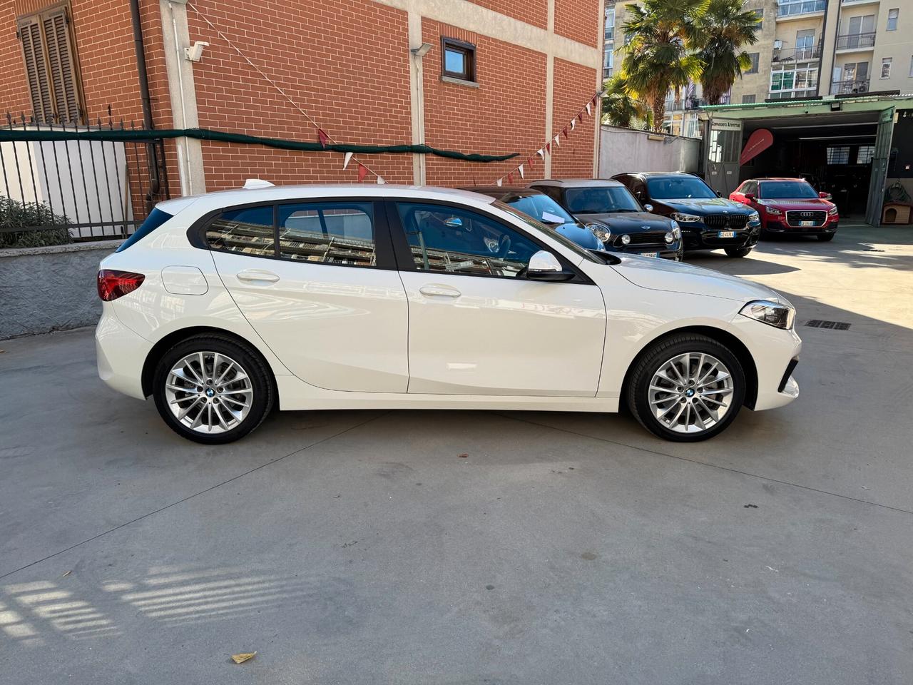 BMW 118 Business Advantage 140cv auto ADATTA NEOPATENTATI