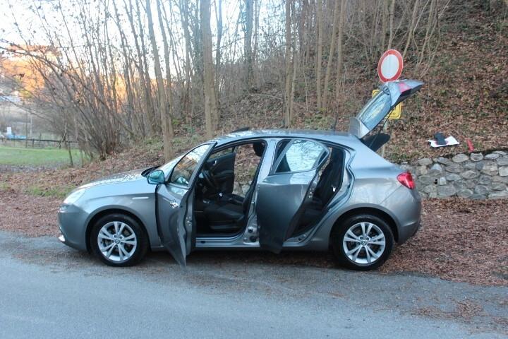 Alfa Romeo Giulietta 1.6 JTDm-2 105 CV Distinctive ESTETICA PARI NUOVO