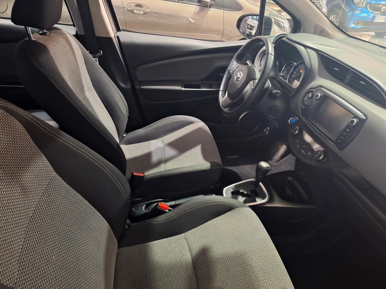 Toyota Yaris 1.5 Hybrid 73cv 1 PROPRIETARIO