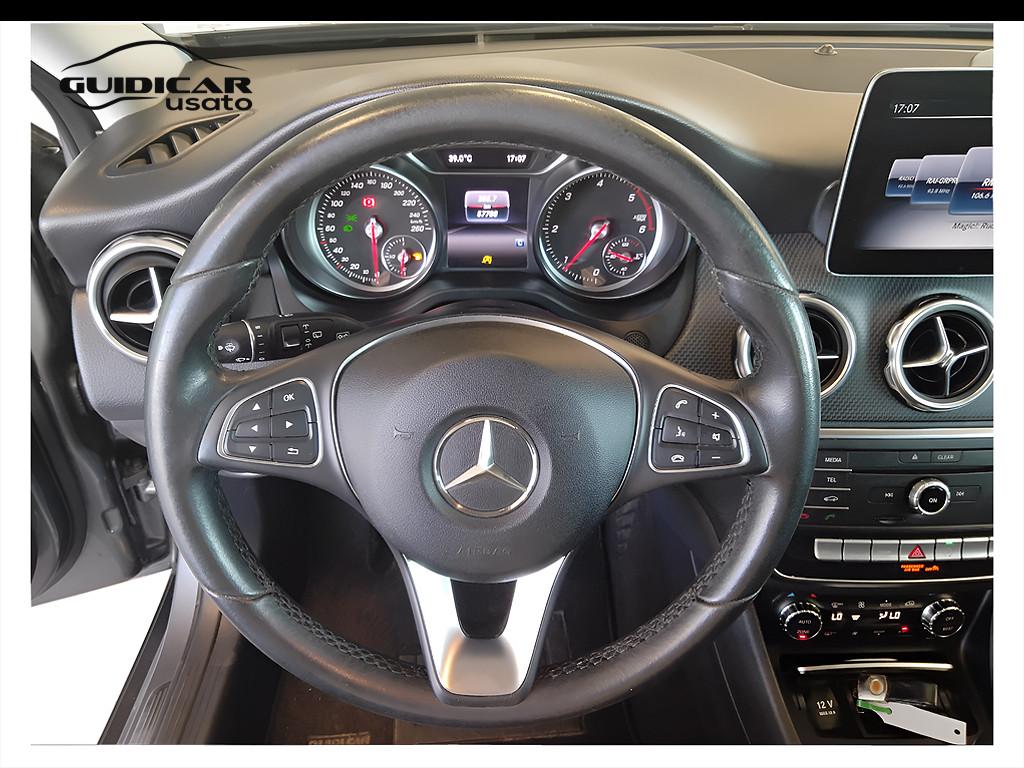 Mercedes-Benz GLA-X156 2017 - GLA 180 d Business