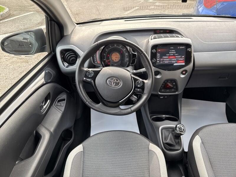 Toyota Aygo Connect 1.0 VVT-i 72 CV 5 porte x-play